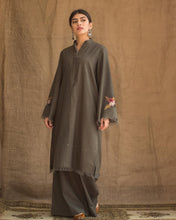 CHARCOAL GREY | 3-Pc Stitched Khaddar Outfit