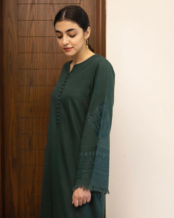 EMERALD | 2pc Stitched Outfit