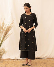 BLACK BLOOM |  2-Pc Stitched Embroidered Outfit